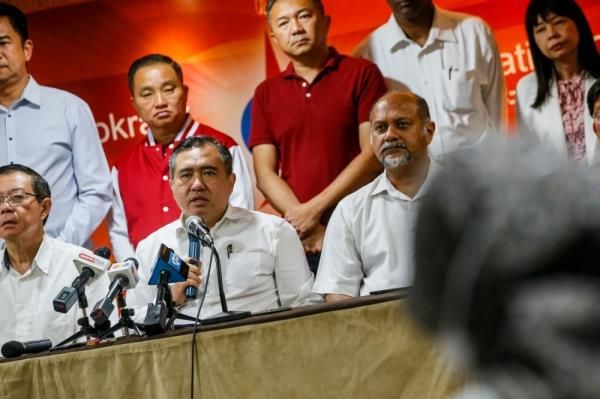 DAP sec-gen mum over calls for Zahid to step down as Umno president