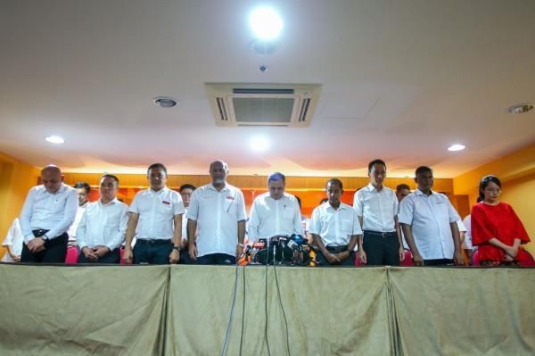 DAP holds a minute’s silence for Salahuddin at candidate announcement press conference